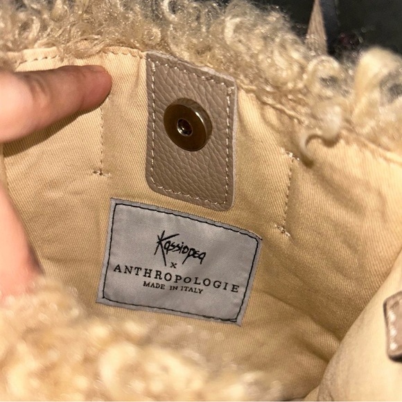 Kassiopea Ultima Crossbody Bag - Picture 5 of 6